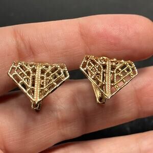 Vintage Lightweight Ornate Lacey Cut-Out 1" Screw Back Earrings